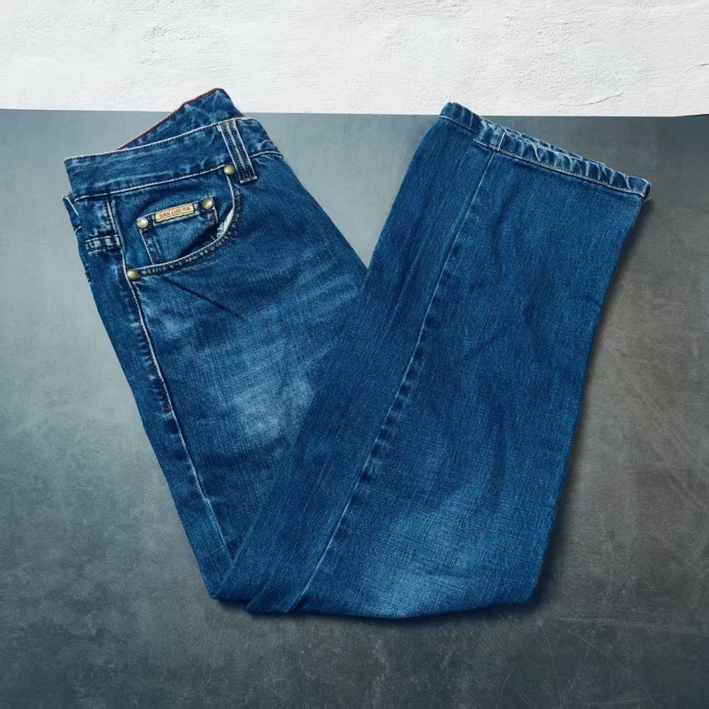 Indigo Blue Straight-Leg Jeans with Contrast Stitching